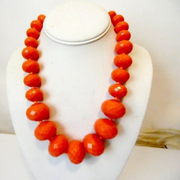 R. J. Graziano Coral Color Stone Necklace Size 16-1/2 Inch - Picture 2 of 8